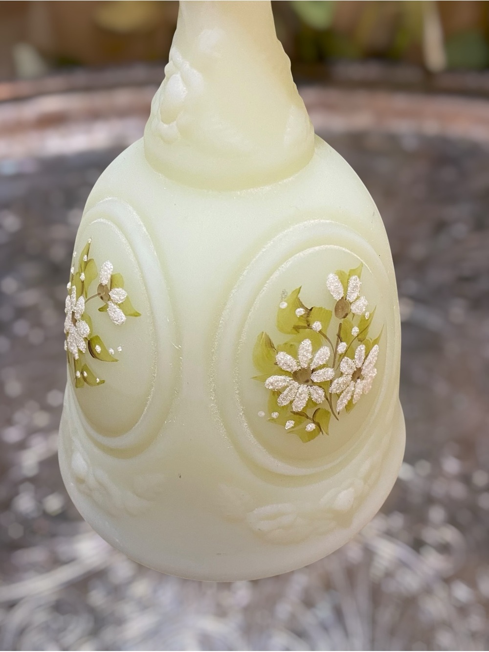Vintage Fenton Uranium Artist Signed Bell Custard Art Glass Floral Medallion - Picture 5 of 7
